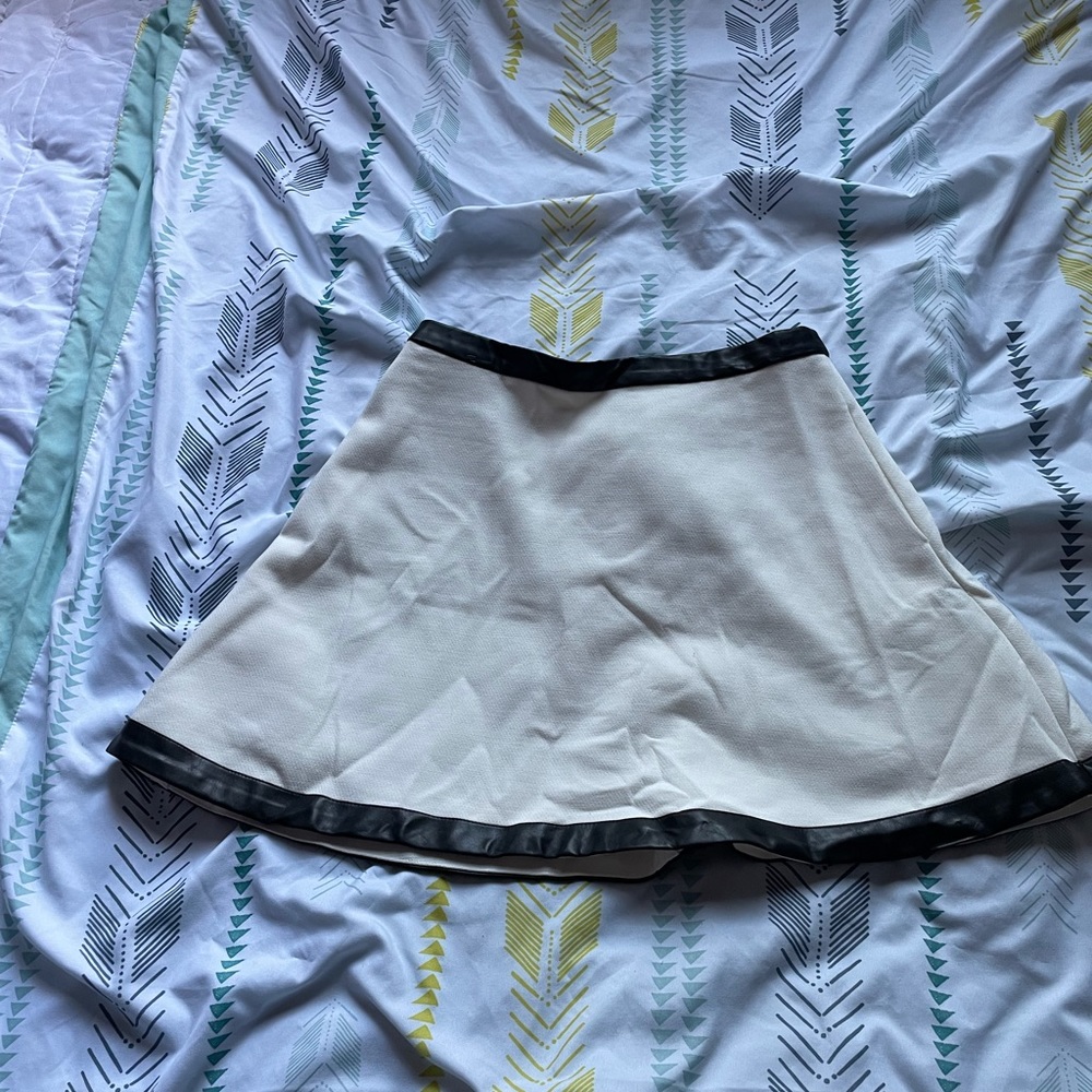 Cute black and white banana republic skirt